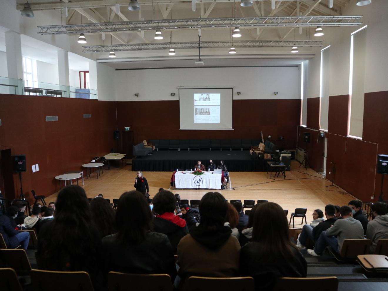 Debate de Abril com Graça Pinto.