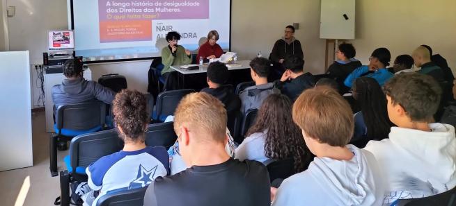 Debate de Abril na Escola Secundária Miguel Torga em Monte Abraão com Nair Afonso